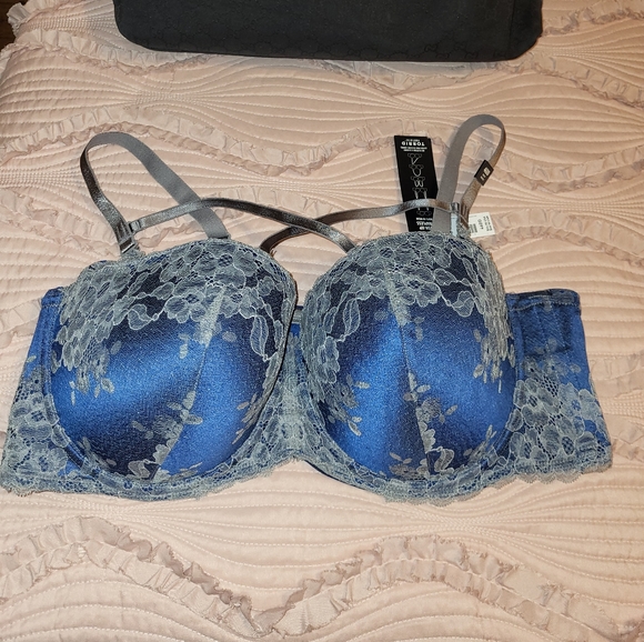 Bra - Picture 1 of 3